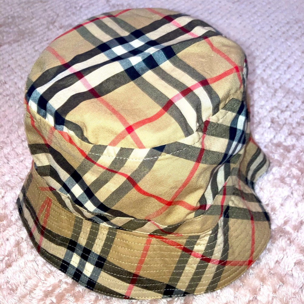 Kids Burberry bucket hat size medium